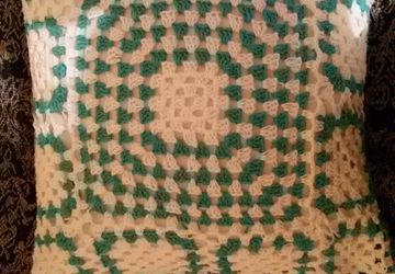 Наволочка вязаная крючком из мотивов Бабушкина