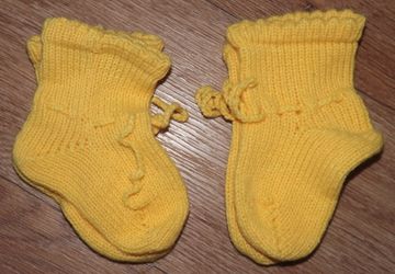 Носочки детские вязанные