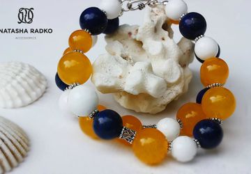 Браслет на замке из натуральных камней