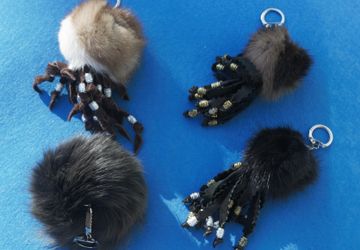 ЯРКИЕ БРЕЛОКИ-ПОДВЕСКИ ИЗ НАТУРАЛЬНОГО МЕХА