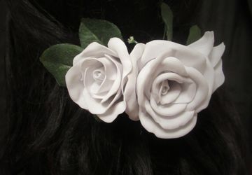 Заколка "Белые розы"