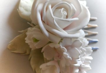 Гребень с композицией из фоамирана "Невеста"