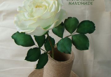 Роза из зефирного фоамирана