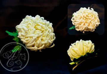 Заколка с цветком хризантемы.