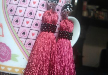 Кисти в цвете марсала