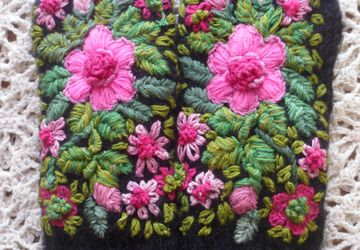 Варежки с вышивкой.