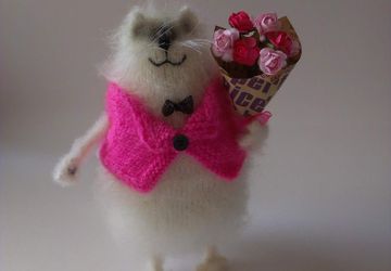 Кот с букетом