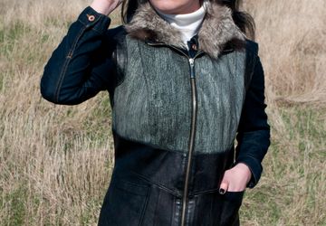 ЯРКИЙ АВТОРСКИЙ ЖИЛЕТ ИЗ НАТУРАЛЬНОЙ КОЖИ