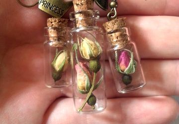 Комплект украшений "Баночки-бутылочки". Серьги и кулон.