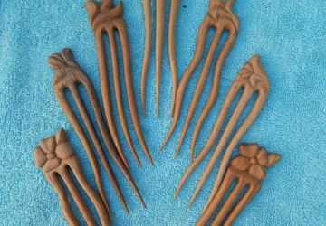 Деревянная резная заколка для волос ручная работа.