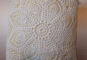 Подушка "Белый цветок"