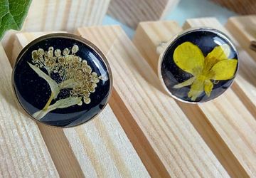 Кольца с "живыми" цветами.