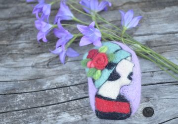 брошь - камея.