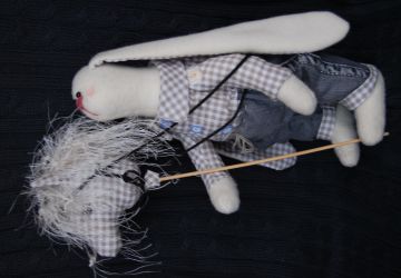 заяц тильда Роджер с лошадкой