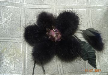Брошь из меха норки