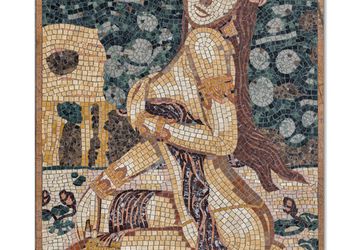 Девушка на камне