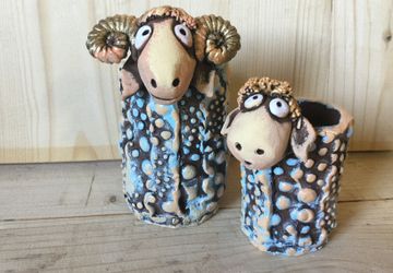 Подставка под карандаши