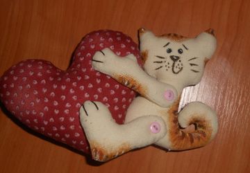 Котик с  сердечком