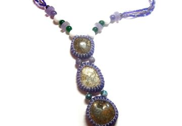 Ожерелье "Галстук из яшмы, агата и аметиста"