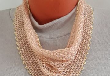 Косынка из бисера ручной работы