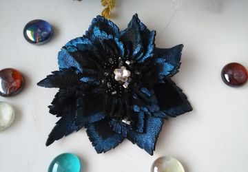 Брошь "Черный цветок"