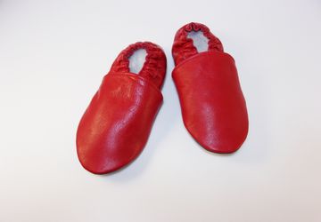 Кожаные тапочки - чешки