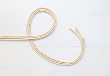 Нежное ожерелье в технике макраме