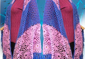 Вязаная теплая шаль.