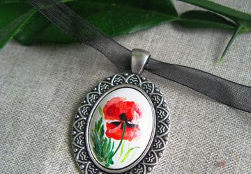 Нежный кулон с красным маком. На заказ
