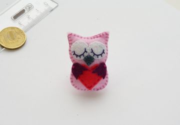 Брошь "Совушка с сердечком"
