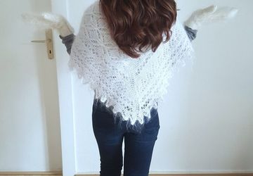 Платок пуховый ажурный. Узор бабочки.