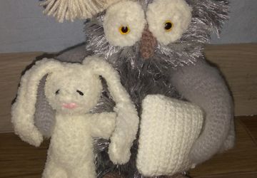 Сова сплюшка с подушкой и зайчиком