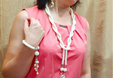 Комплект украшений из бисера "Молочные реки"