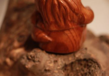 Деревянная фигурка старичка-домовика