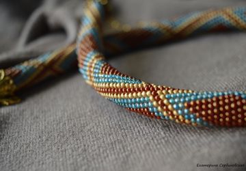 Бисерное колье "Багровая осень"