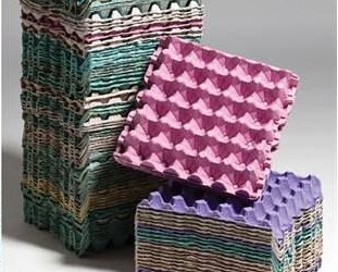 Идея табурета или пуфика из яичных лотков