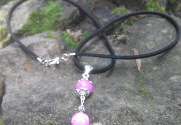 Нежный розовый кулон