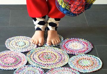 Как сделать яркий коврик своими руками