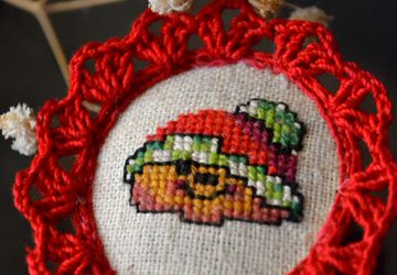 Брошь вышитая "Михентий"