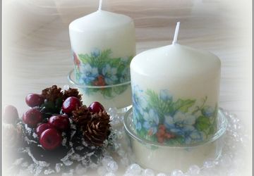 Свеча "Праздник к нам приходит" на подставке