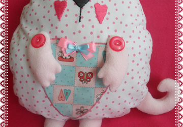 Кот-подушка