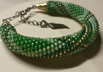 Браслет из бисера