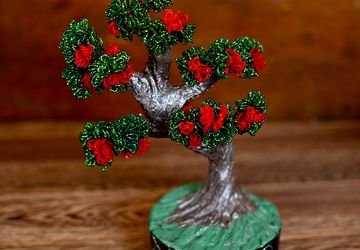 Дерево из бисера