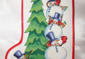 Новогодний вышитый сапожок для подарка