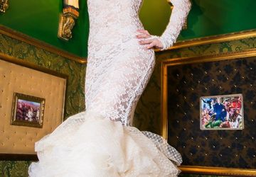 Белое кружевное платье с силуэтом "рыбка