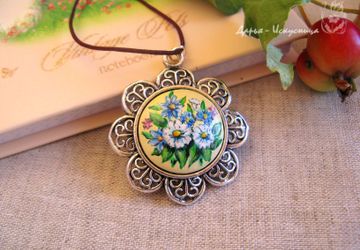 кулон круглый "Цветочный". Для примера