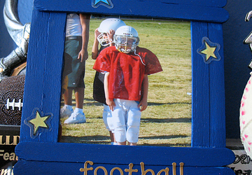 Рамка для фотографии из палочек для мороженного.