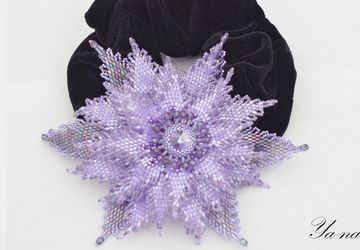 Заколка из бисера "Сиреневый цветок"