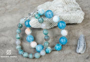 Браслет на замке из натуральных камней