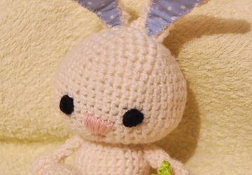 Крольчонок с морковкой